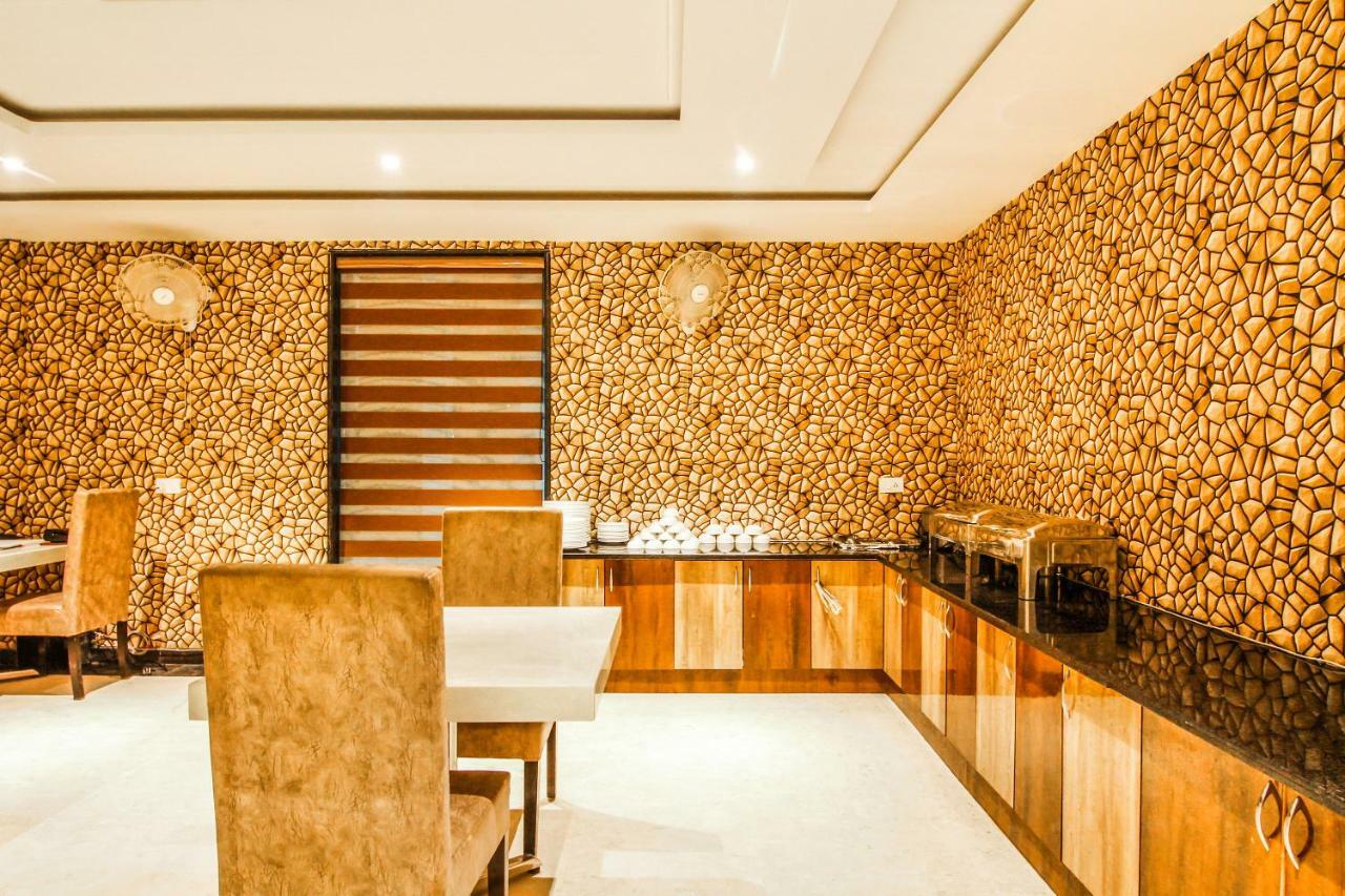 Hotel The Vegas Delhi Airport- A Boutique Hotel Nuova Delhi Esterno foto