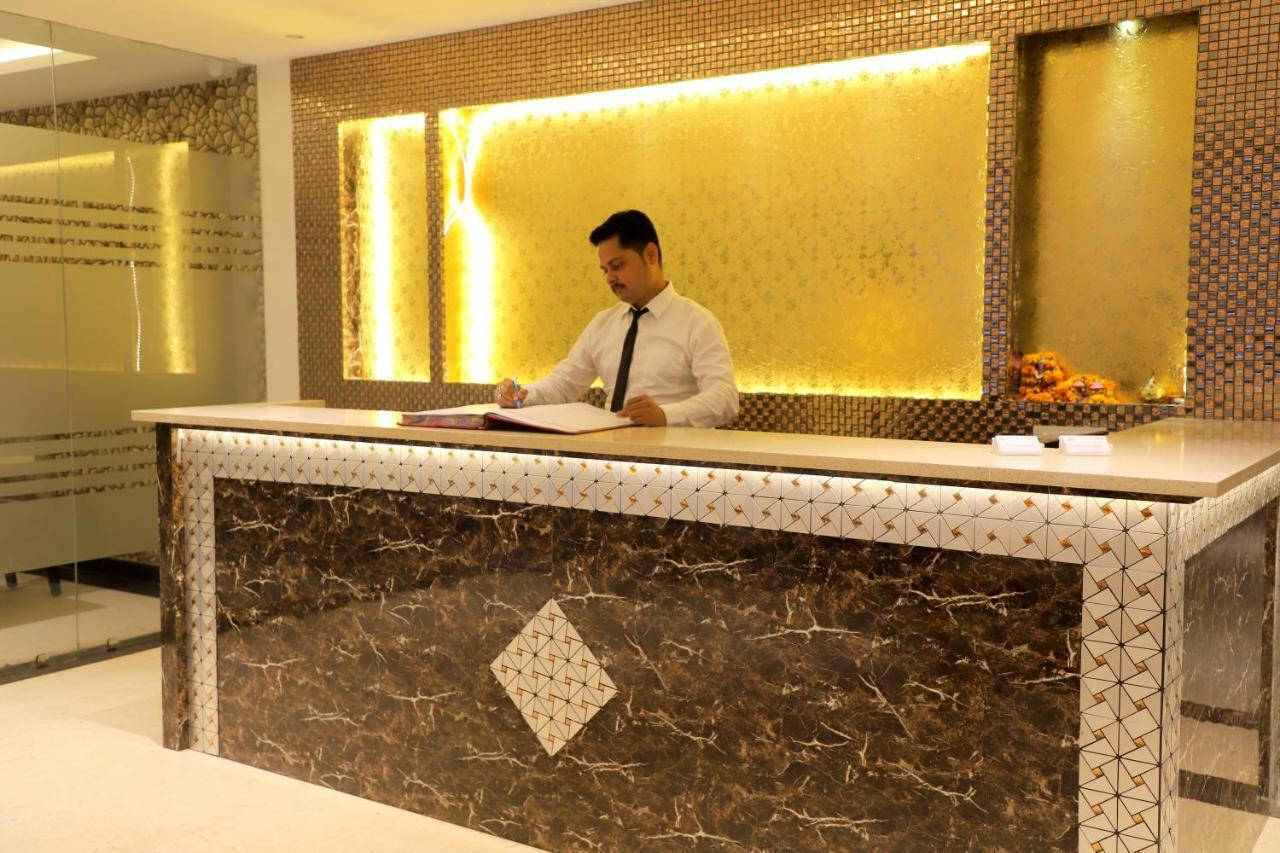 Hotel The Vegas Delhi Airport- A Boutique Hotel Nuova Delhi Esterno foto