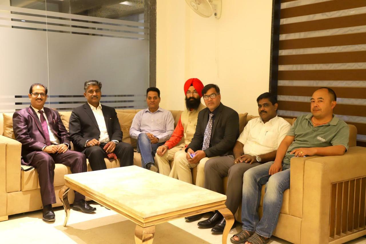Hotel The Vegas Delhi Airport- A Boutique Hotel Nuova Delhi Esterno foto