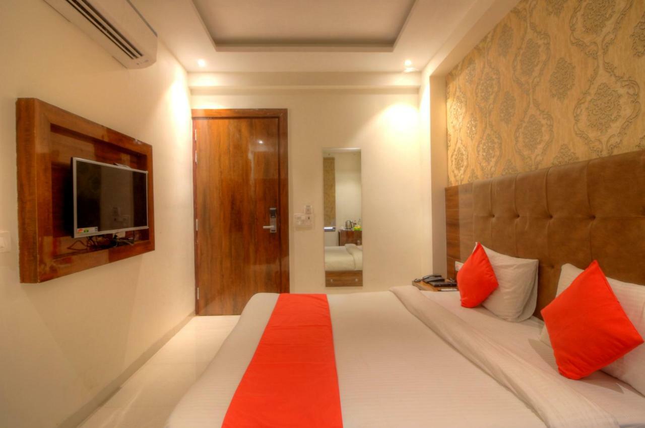 Hotel The Vegas Delhi Airport- A Boutique Hotel Nuova Delhi Esterno foto