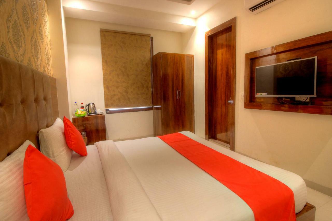 Hotel The Vegas Delhi Airport- A Boutique Hotel Nuova Delhi Esterno foto