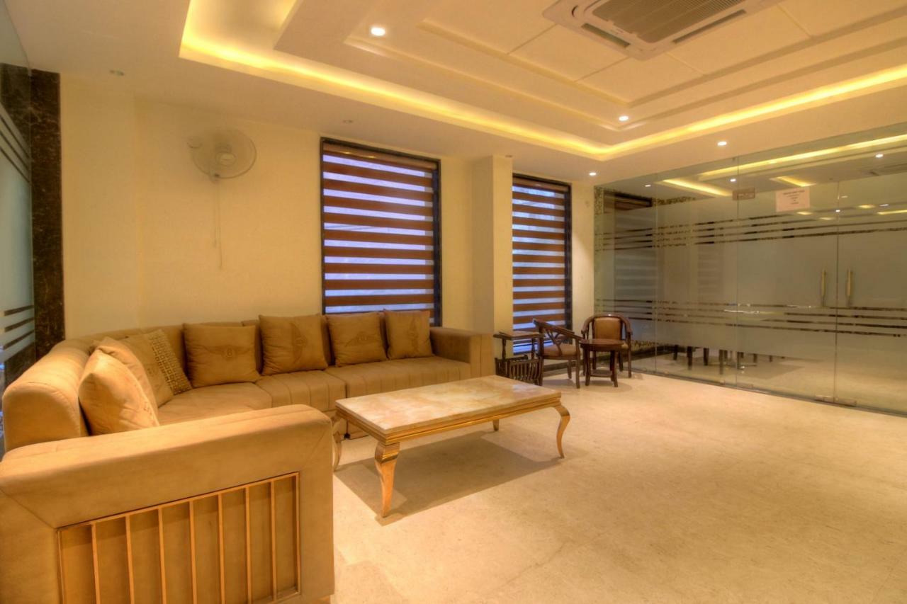 Hotel The Vegas Delhi Airport- A Boutique Hotel Nuova Delhi Esterno foto
