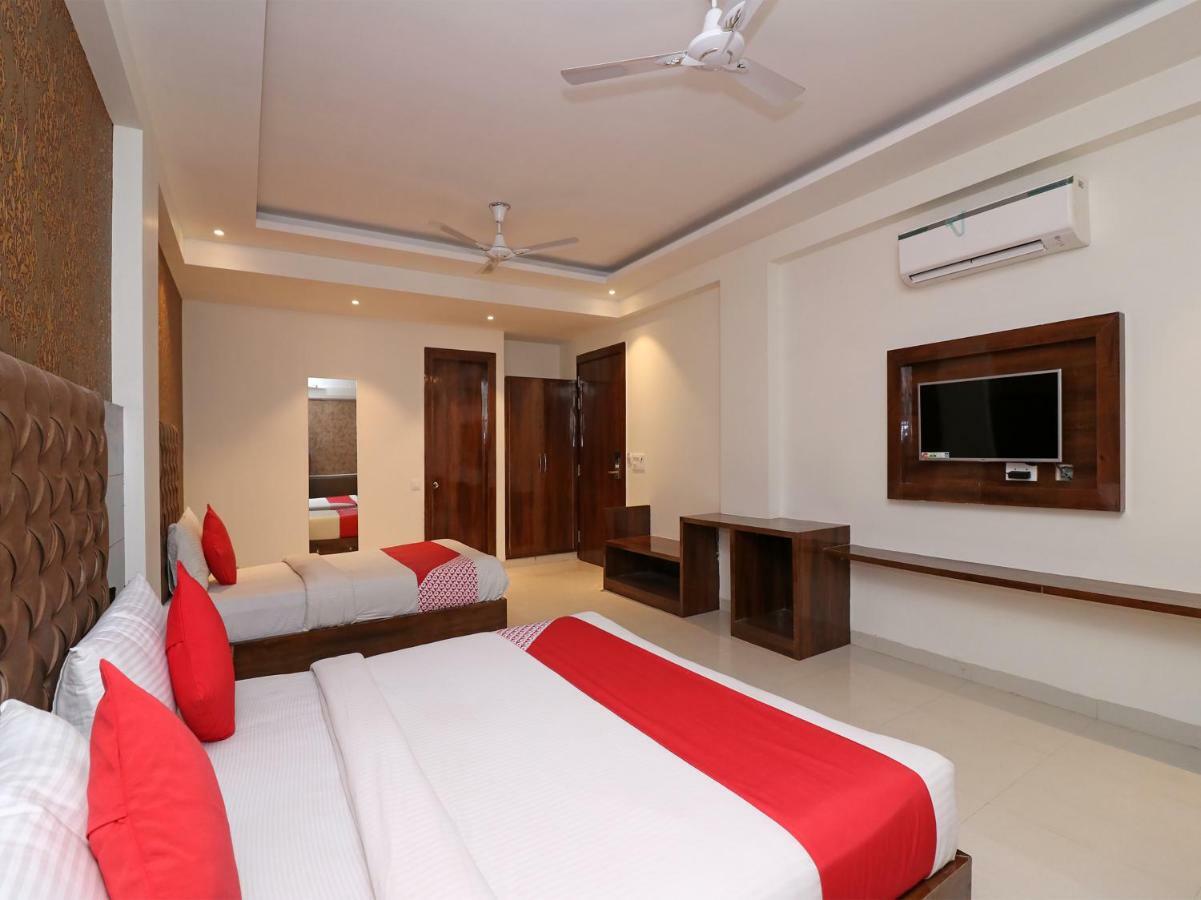 Hotel The Vegas Delhi Airport- A Boutique Hotel Nuova Delhi Esterno foto