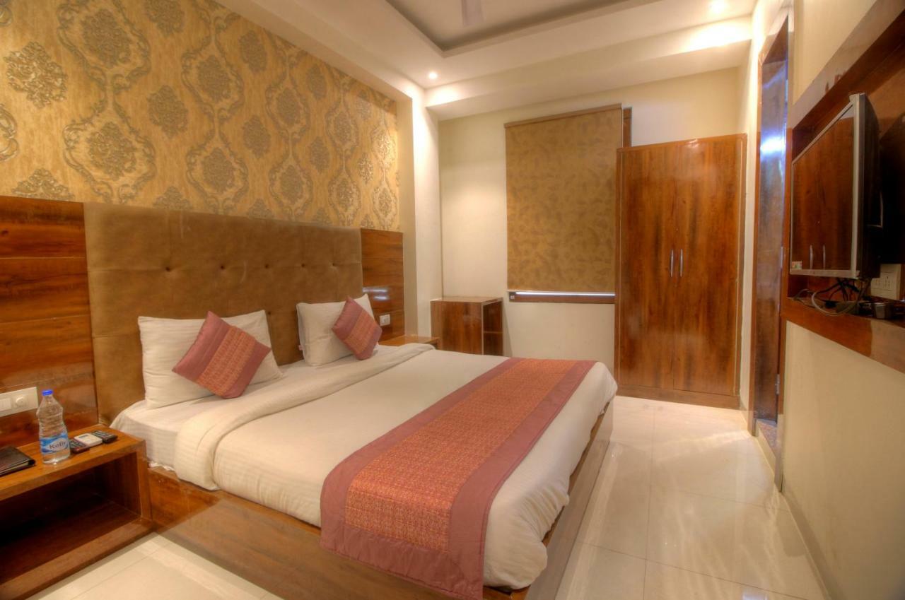 Hotel The Vegas Delhi Airport- A Boutique Hotel Nuova Delhi Esterno foto