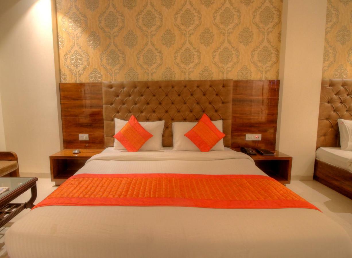 Hotel The Vegas Delhi Airport- A Boutique Hotel Nuova Delhi Esterno foto