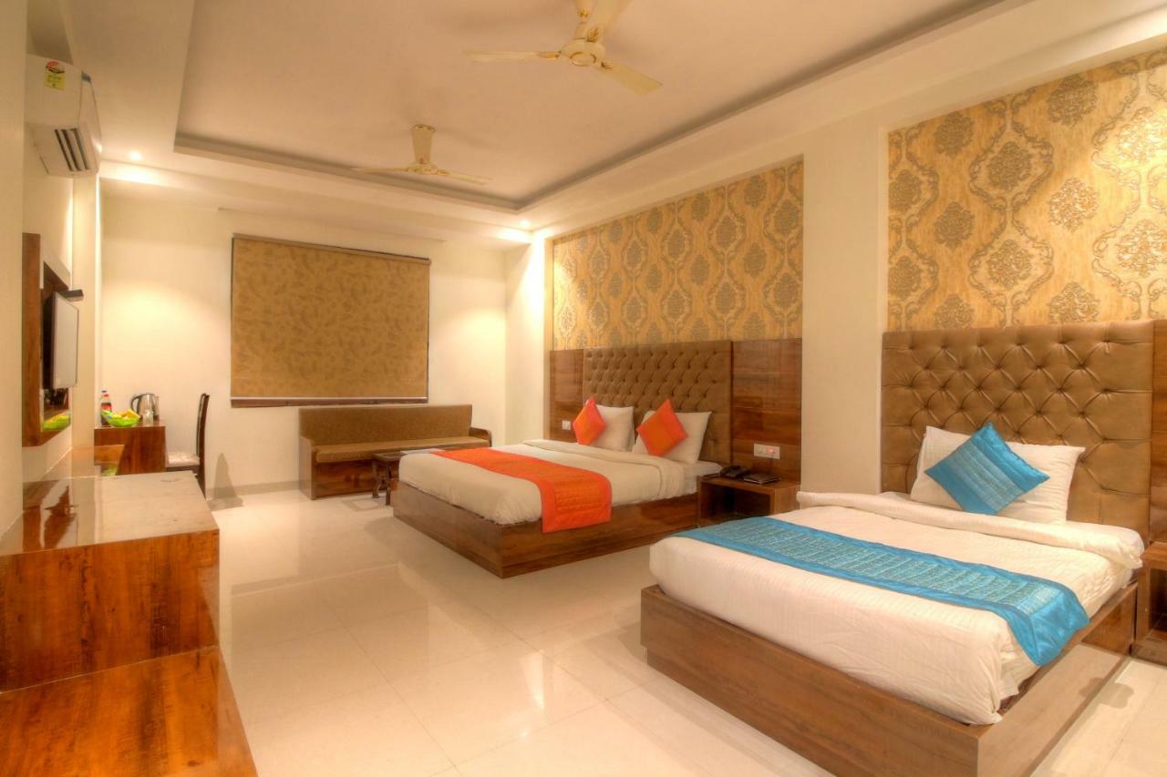 Hotel The Vegas Delhi Airport- A Boutique Hotel Nuova Delhi Esterno foto
