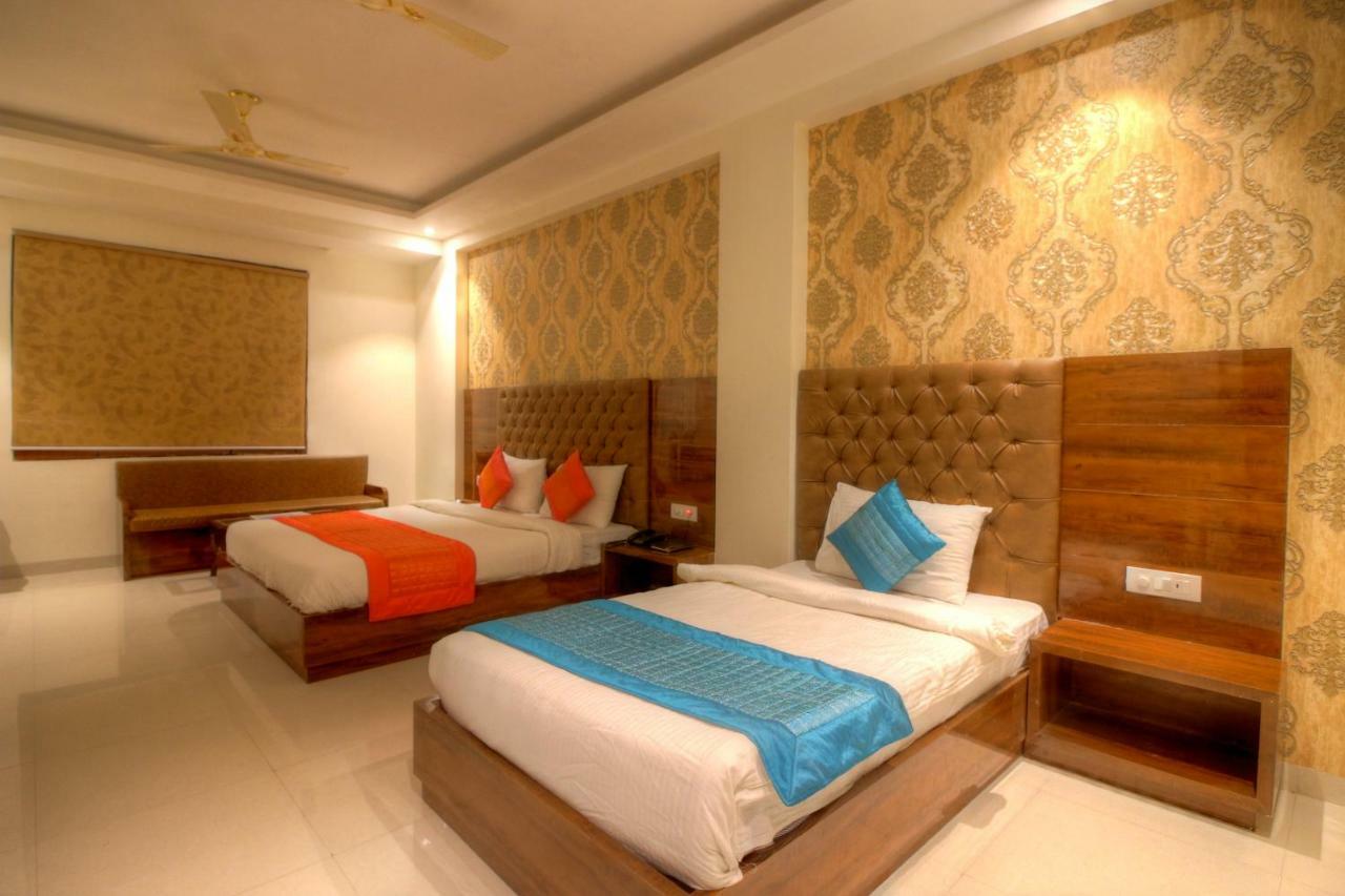 Hotel The Vegas Delhi Airport- A Boutique Hotel Nuova Delhi Esterno foto