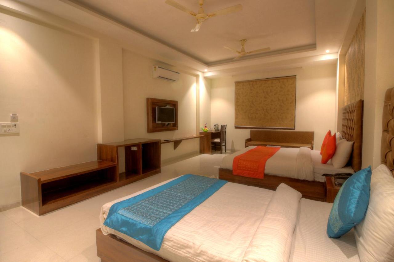 Hotel The Vegas Delhi Airport- A Boutique Hotel Nuova Delhi Esterno foto